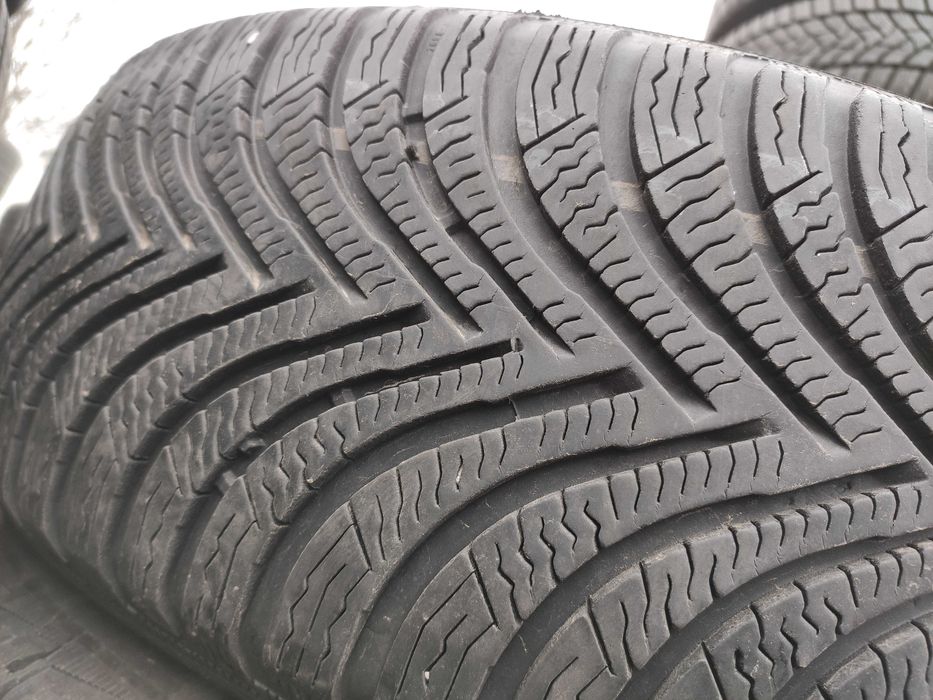 4бр Зимни гуми 215 65 17 - Michelin