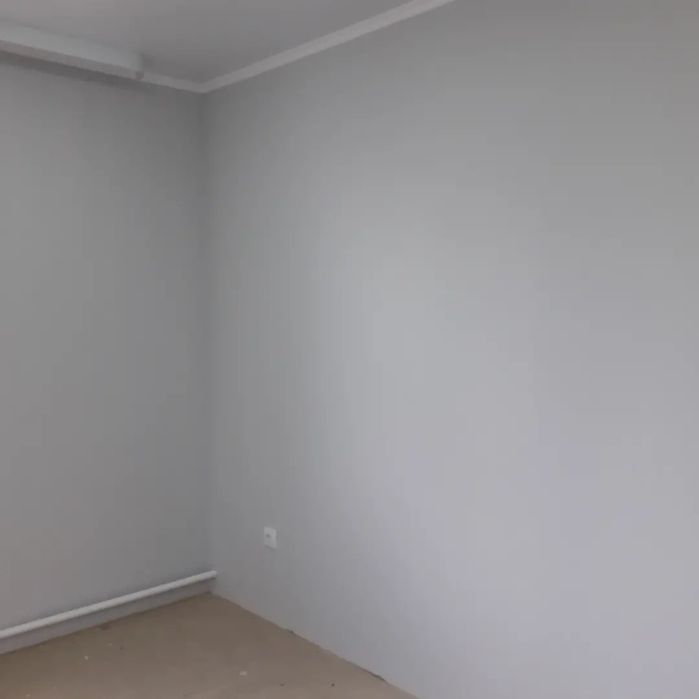 Поклейка обоев,  галтелей