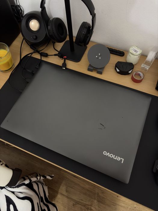 Vand laptop Lenovo v320