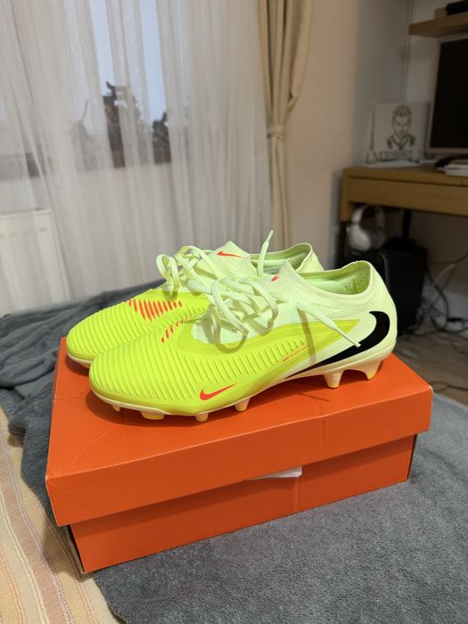 ghete fotbal nike phantom 6 low pro