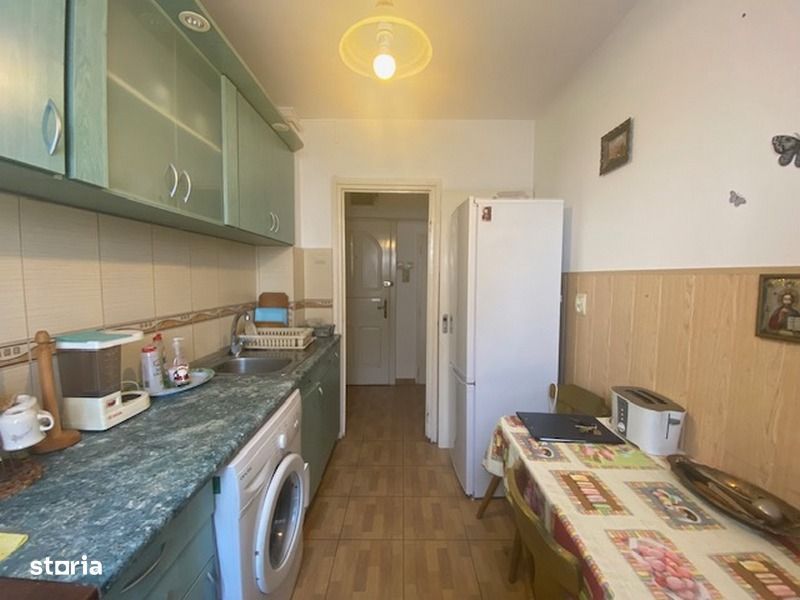 Apartament 2 camere semidecomandat zona Luptei