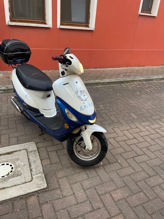 Vand scuter de 50