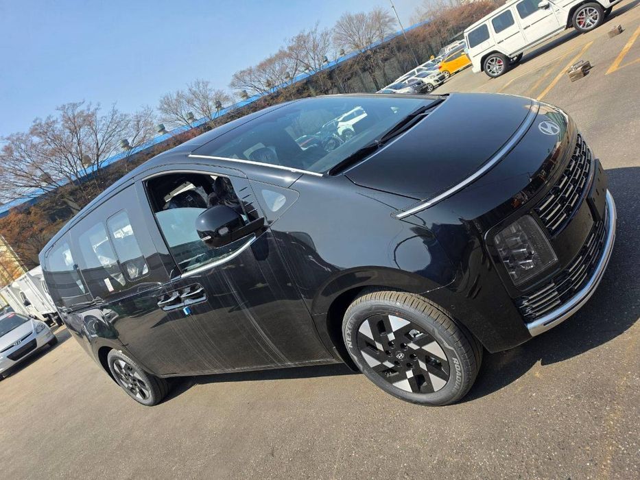 Hyundai Staria Hybrid 2026