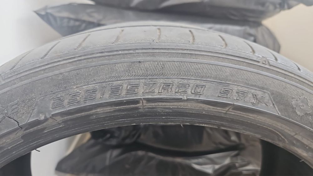 Покрышка 255.35 R 20