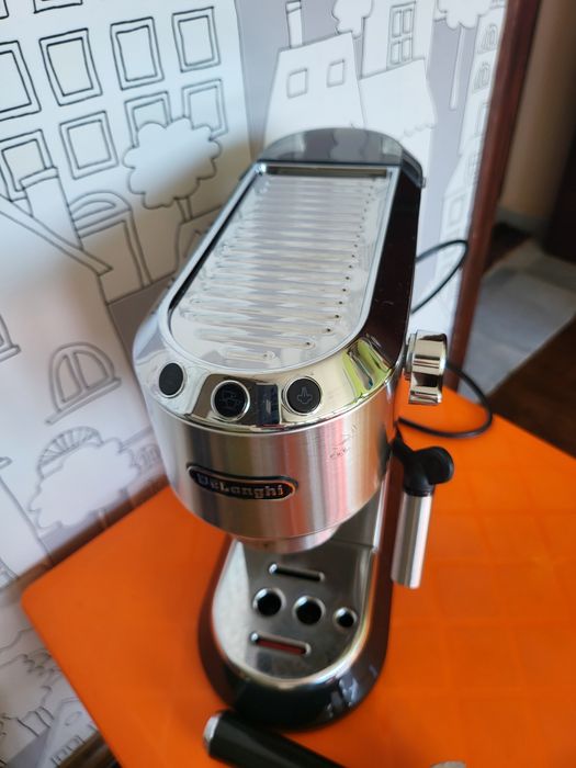 DeLonghi Dedica Делонги Кафемашина с ръкохватка