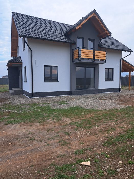 Casa de vânzare,Sacele