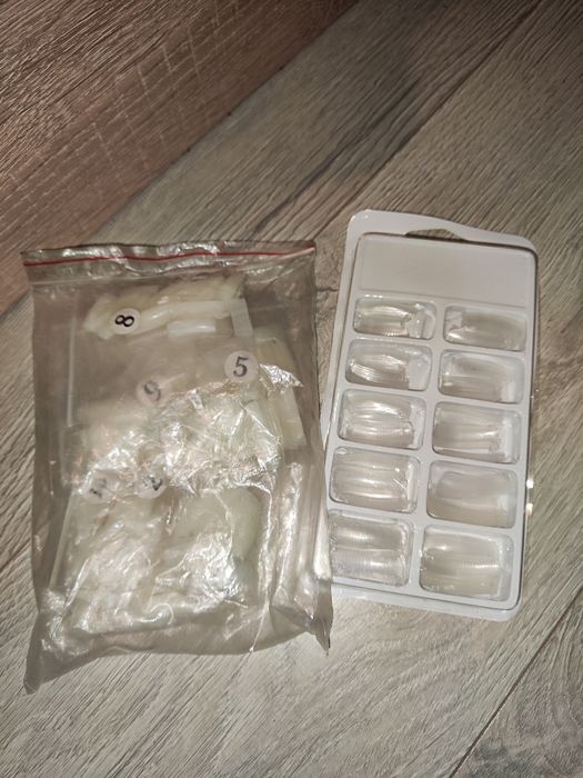 Голям комплект за маникюр – печка, изглеждащ гел, четки, декорации