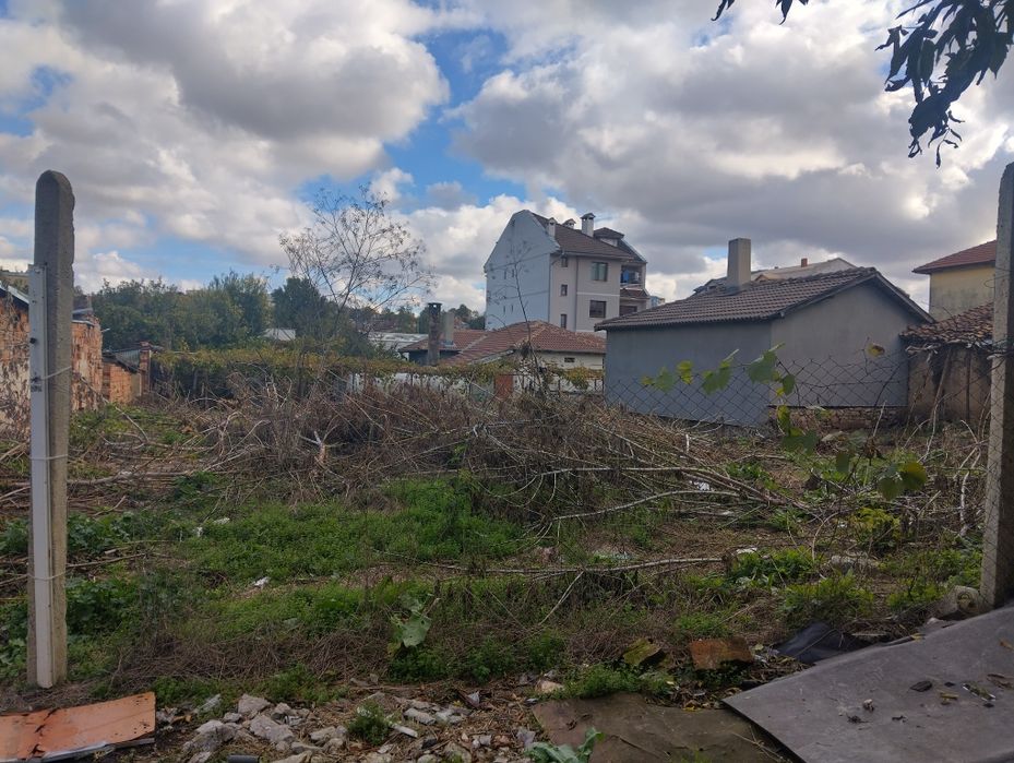 Дава се под наем Парцел в Добрич, Автогара - 576 кв.м за 331.5 € - Снимка #2