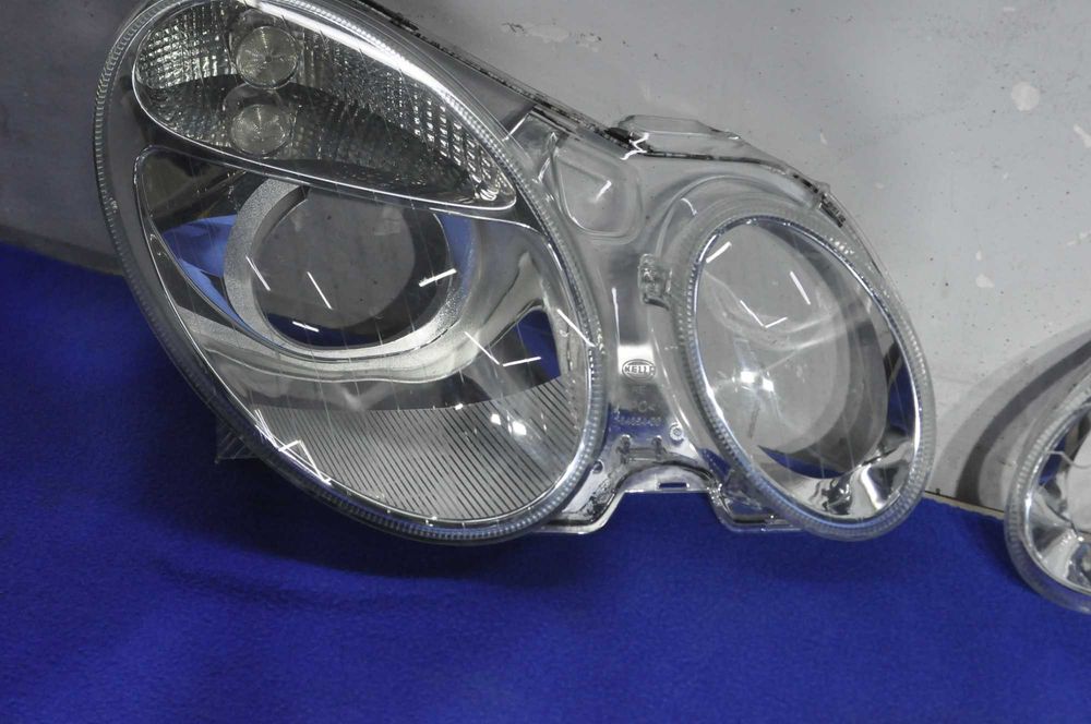 Стекло фары Mercedes-Benz E-Class 2002 W211