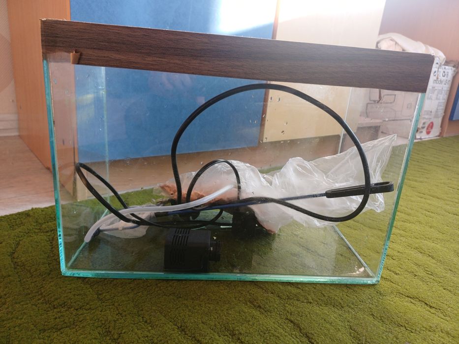Продам аквариум 15литр