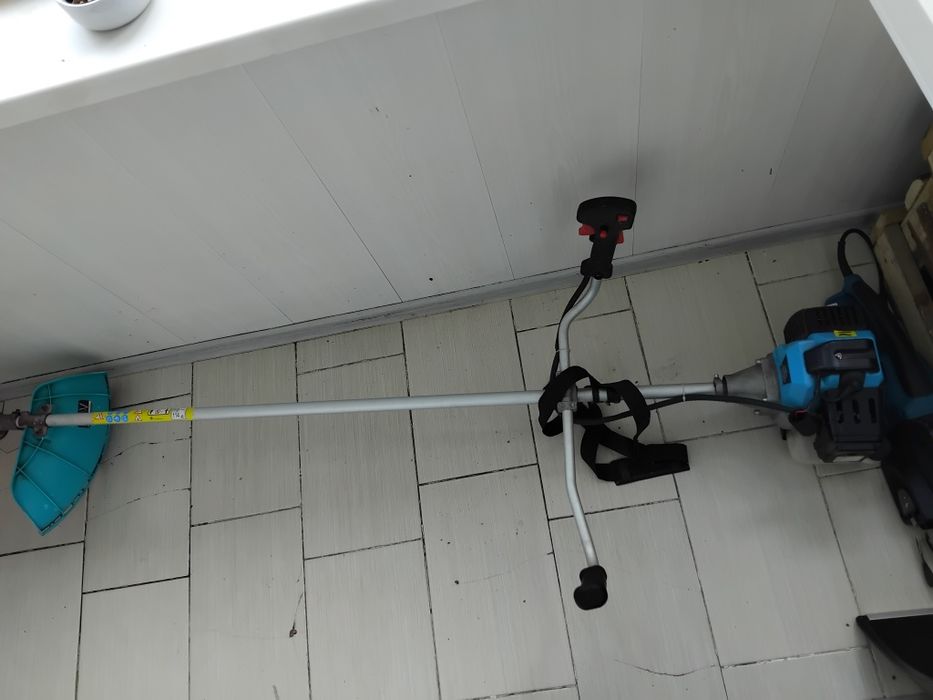 Тример бензиновый для травы