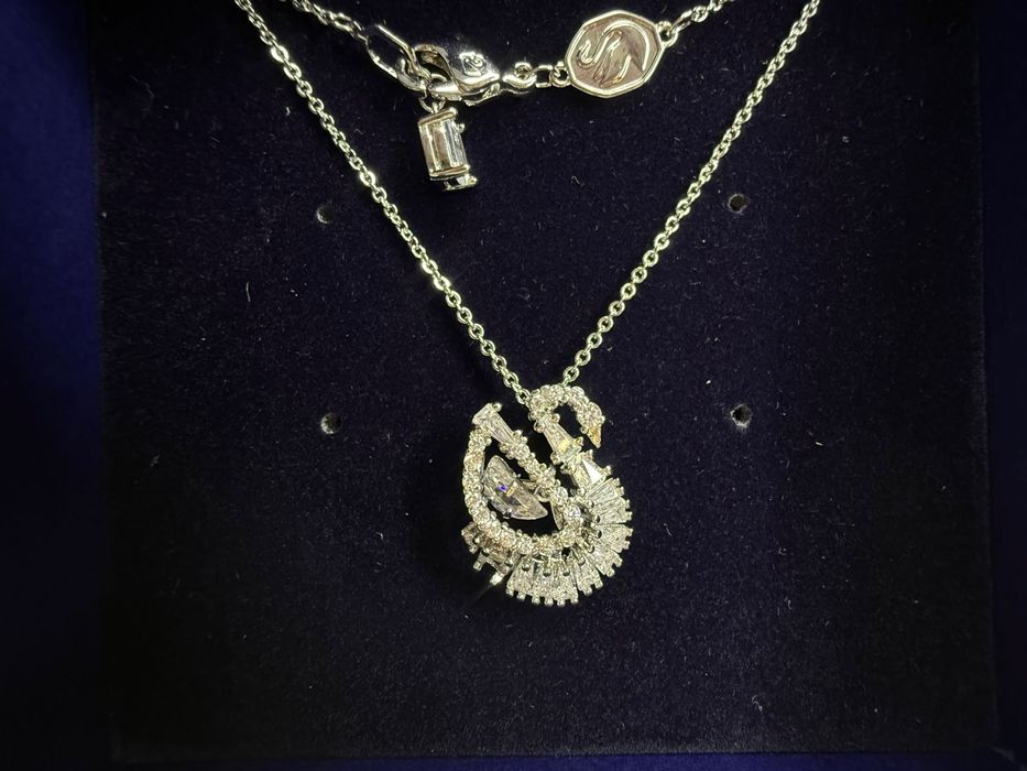 Vand Lantisor Swarovski Lebada !