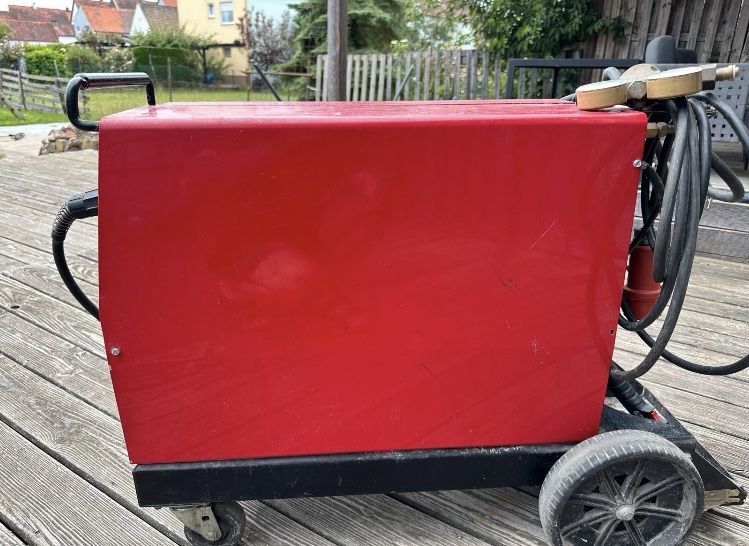 Телоподаващо Lincoln 250A, СИНЕРГИЧНО