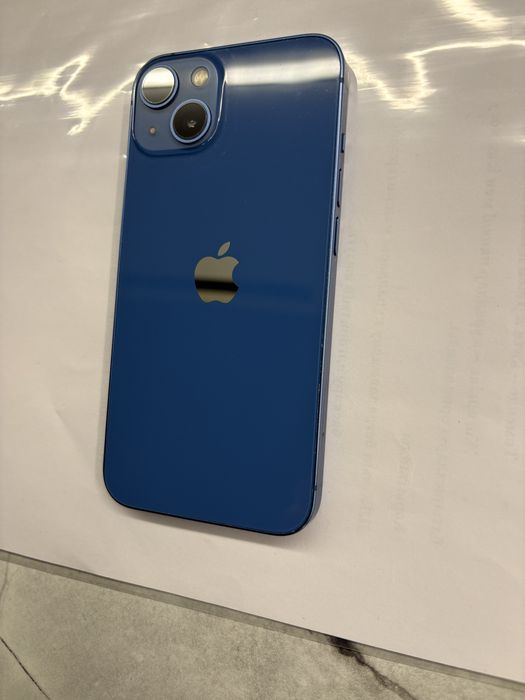 iPhone 13.
