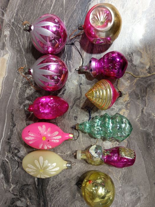 Продам советские елочные игрушки СССР шары и другие по 30000  за штуку