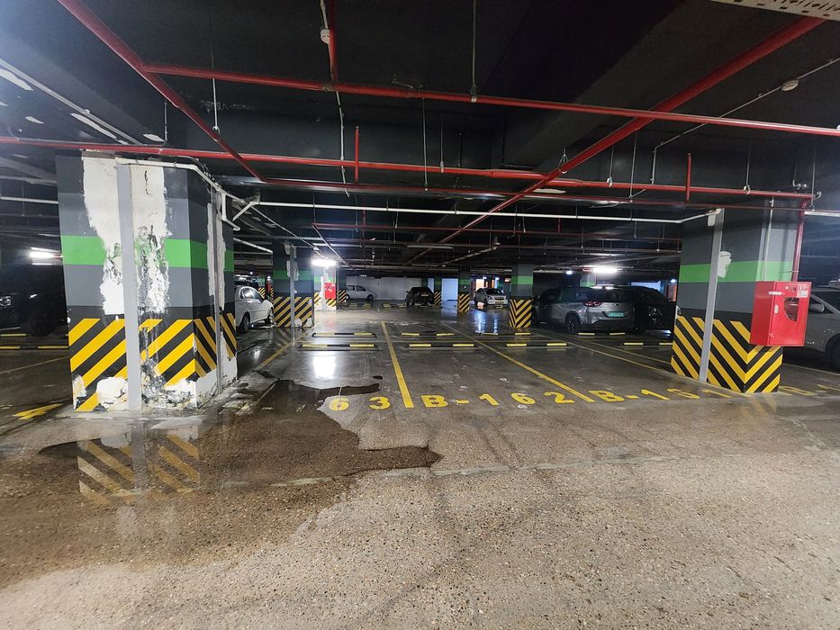 Gardens D  blok Парковка 10 мест