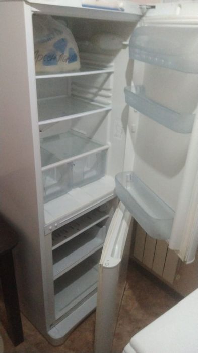 Продам холодильник