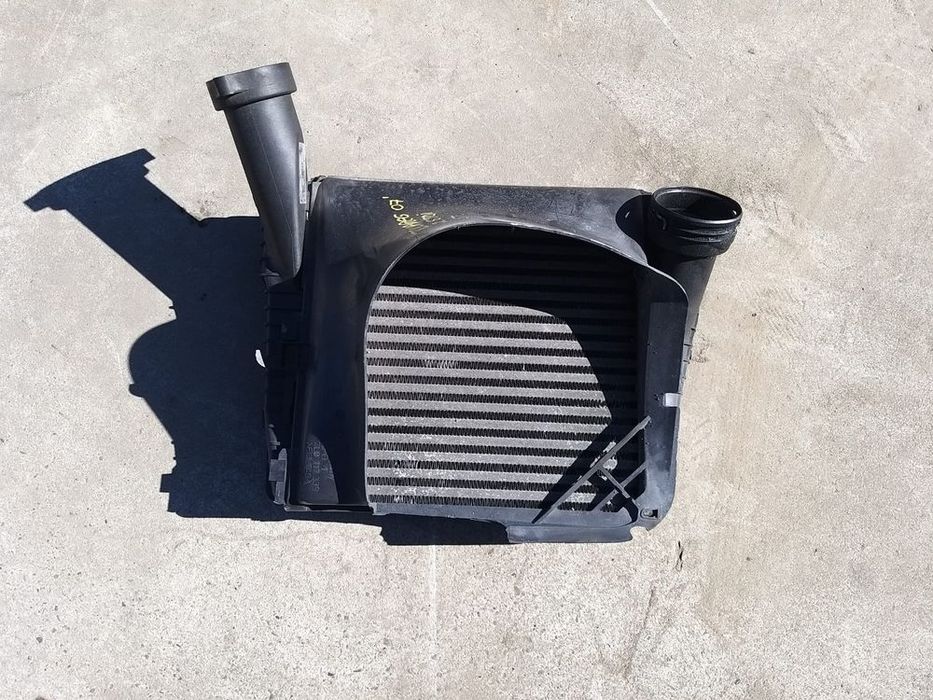 Radiator intercooler stanga 2.5 tdi vw touareg 7l 7l0117339