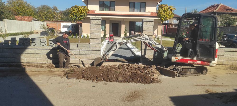 Услуги строителна техника багери самосвали. Строителни дейности, ремон