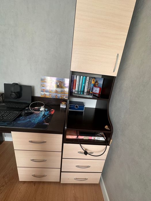 Продам компьютерный стол и пенал