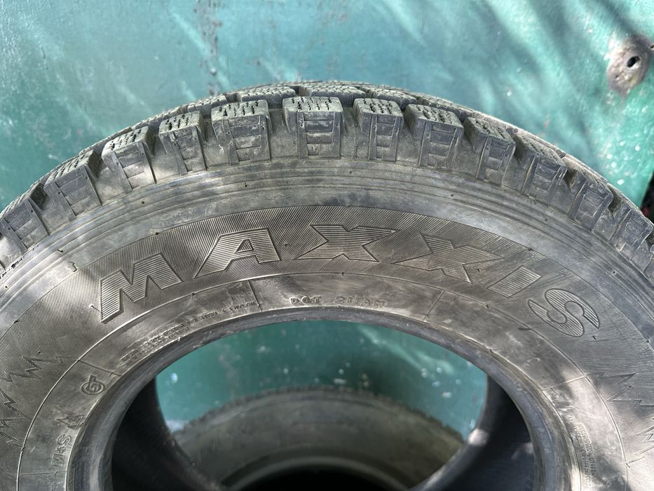 Maxxis 245/70/16