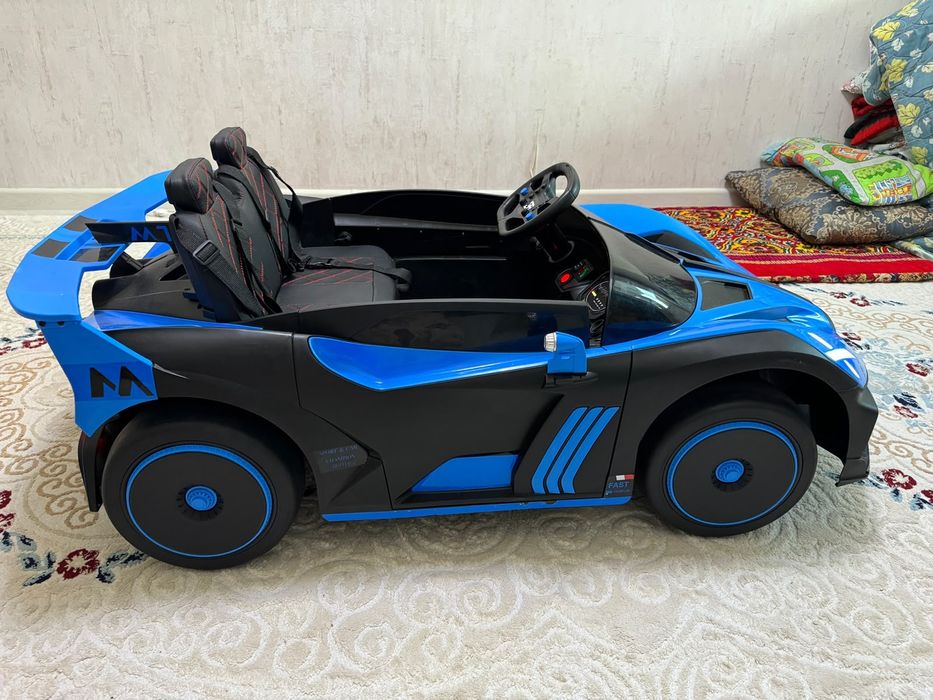 Детская машина Bugatti Bolide Срочно!