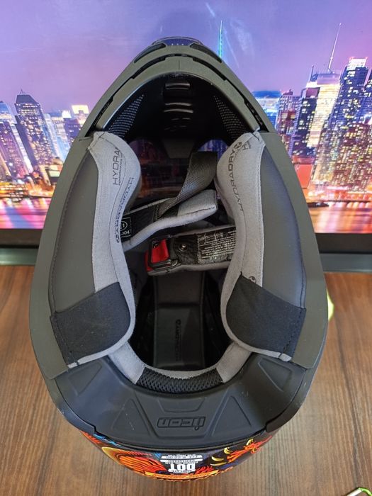 Мото шлем от Американского бренда ICON AIRFLITE