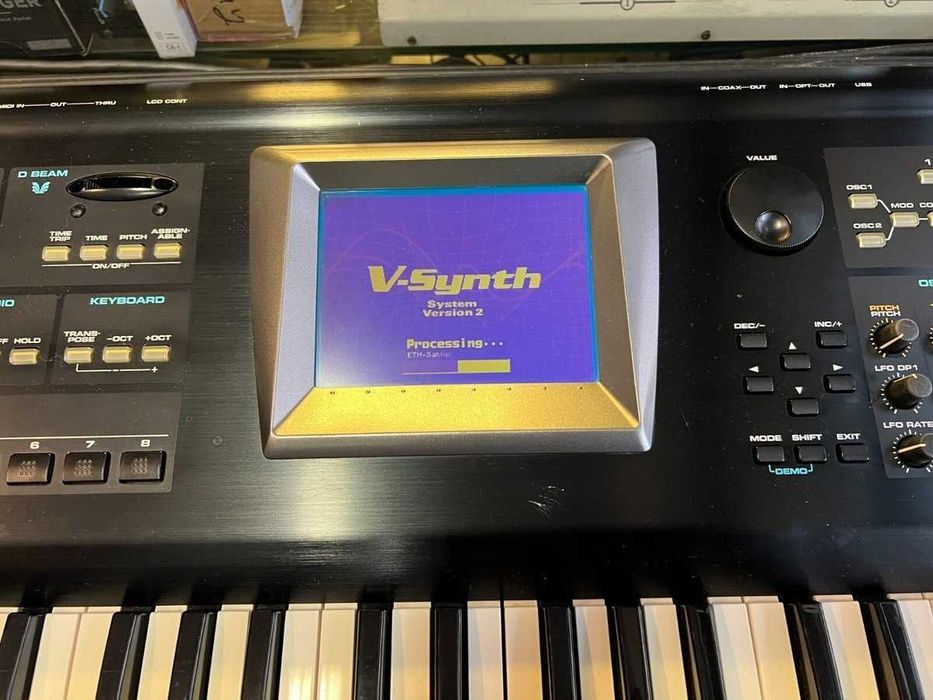 Виртуально-аналоговый синтезатор - Roland V-Synth Ver.2