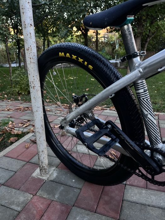 vand octane one zircus custom dirt