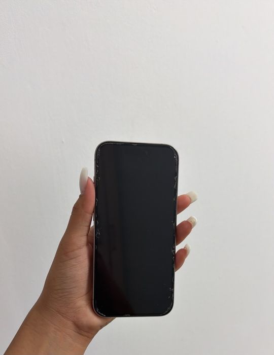 iPhone15 pro в хорошем состоянии