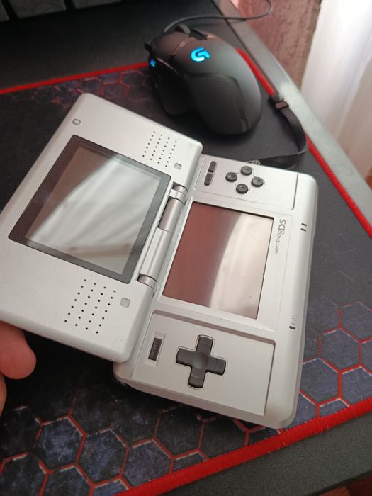 Consola Nintendo DS NTR-001 cu 9 jocuri originale cablu usb și husa