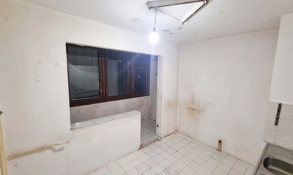 Продавам 3-стаен апартамент с възможност за преустройство в 4-стаен!