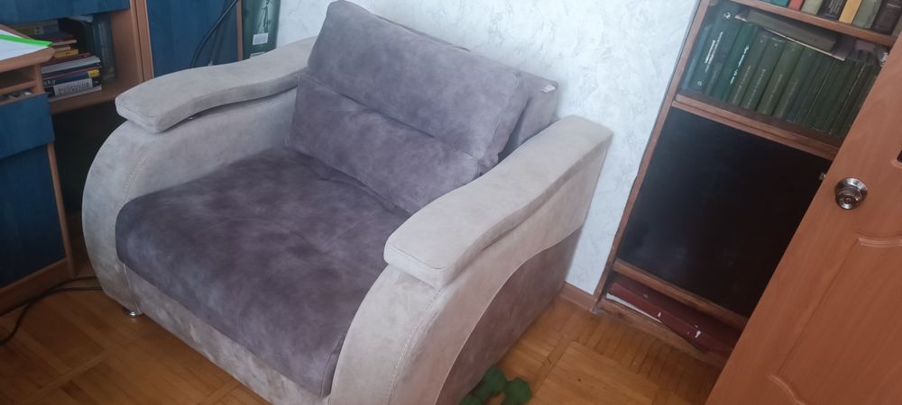 Продам диван с креслом