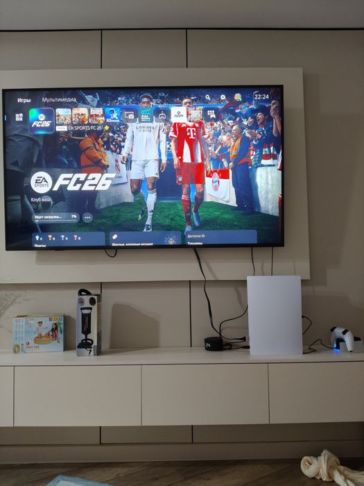 Продам PlayStation 5 с двумя джойстиками