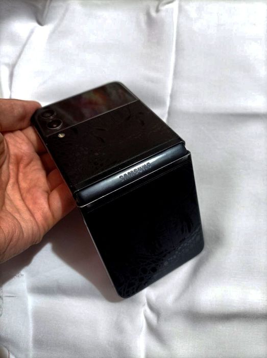 Samsung Galaxy Z flip 3