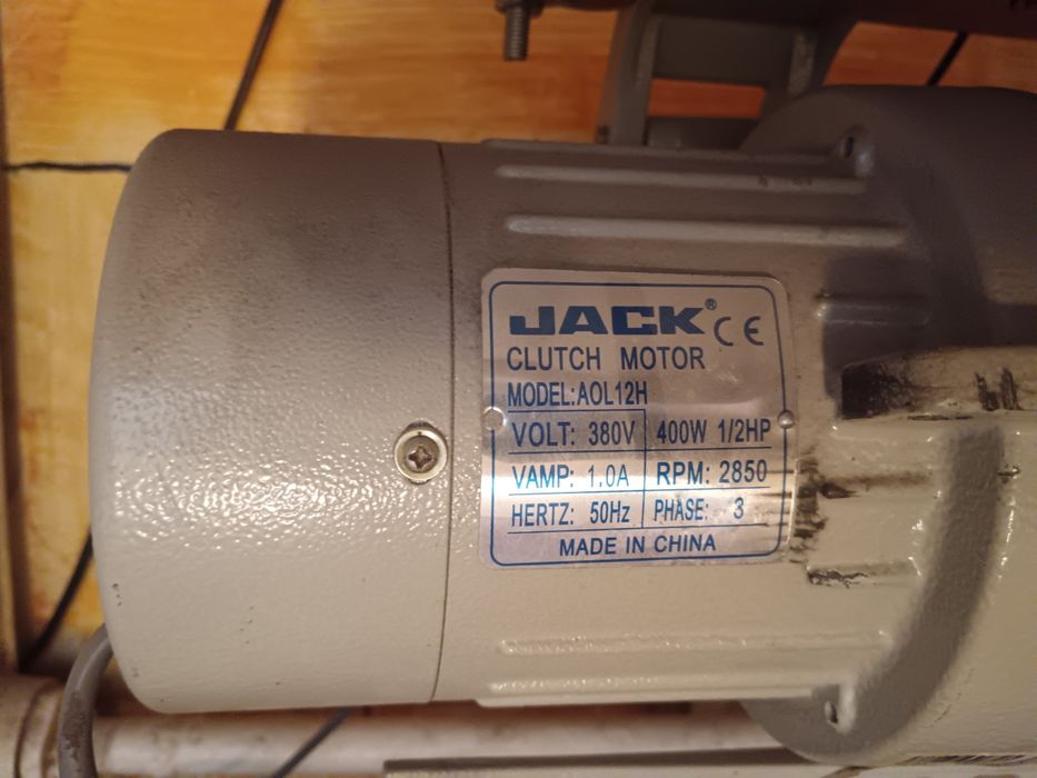 Jack tikuv moshinalari sotiladi 3ta bittasi avelok 2 tasi Tog'ri tikis