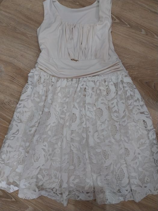 Дамска рокля на Lucy