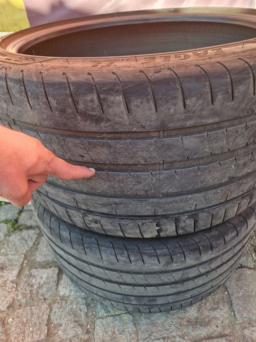 Goodyear F1 305/30/21 летни гуми