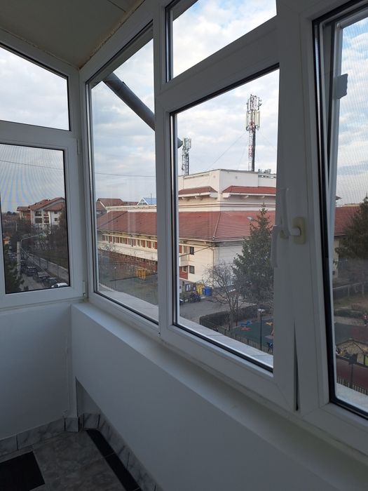 De inchiriat  apartament cu 2 camere , ultracentral, langa primarie, langa  Liceul Ioan Petrus