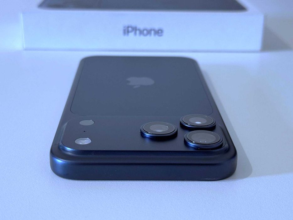 Бартер! Перфектен! iPhone 17 Pro Max Deep Blue (Син) 98% Батерия.