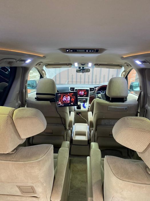 Продам Toyota Vellfire 3.5 обьём.