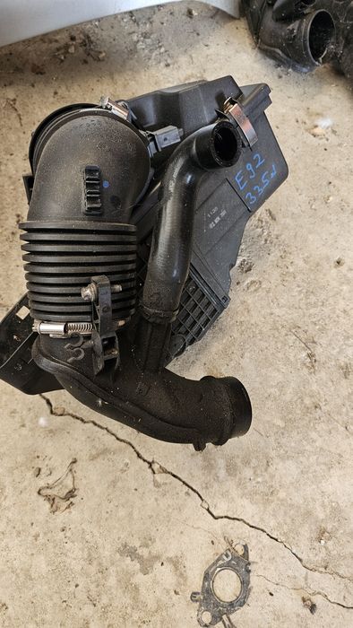Филтърна кутия 335д 335d intake интейк бмв bmw e90 e91 e92 e93