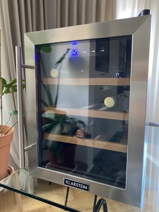 Охладител за вино  Klarstein Reserva 12