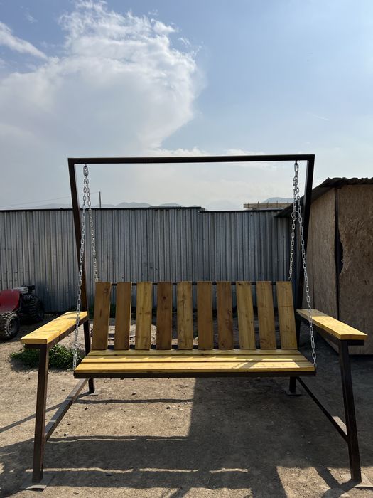 Качеля металическая дерево