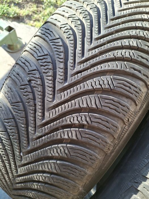2 Anvelope de iarnă 215 65 r17 Michelin