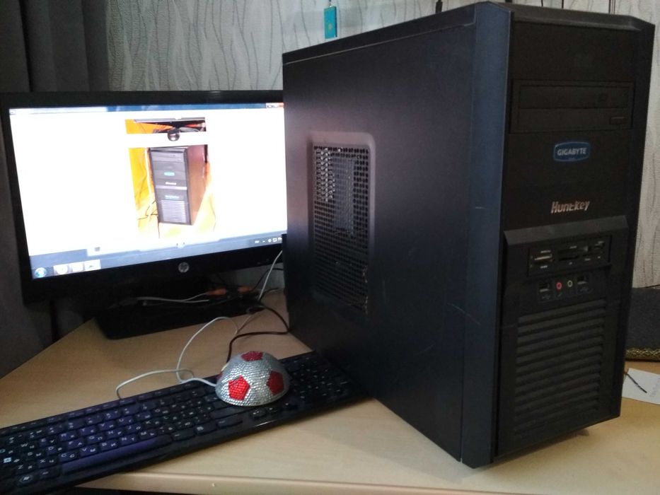 монитор-  жк " в рабочем  состоянии!