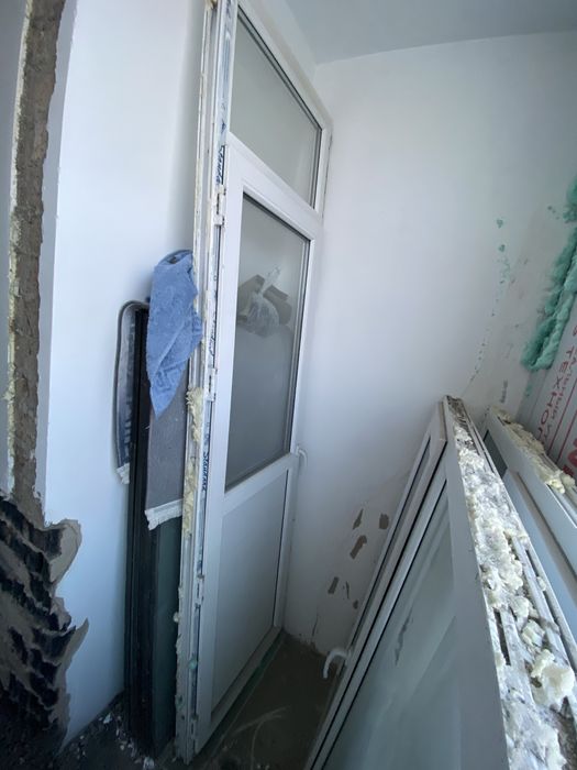 Пластистиковые окна и окна и дверь