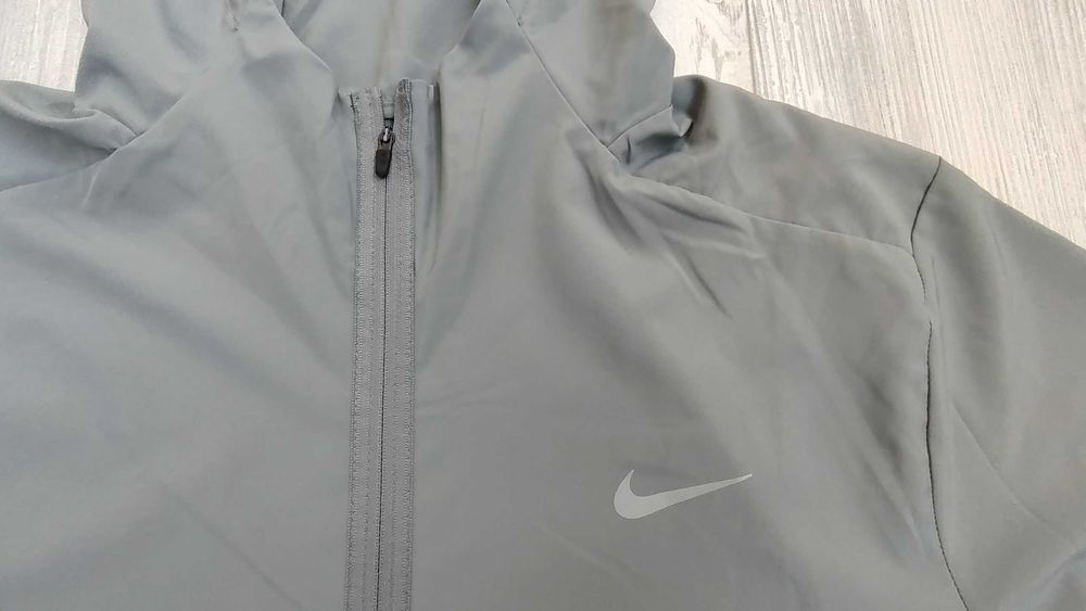 Ново мъжко яке за тренировки NIKE FORM HOODED VERSATILE JACKET р-р ХL