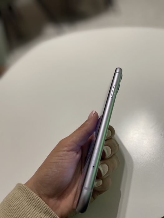 Продавам iphone 11