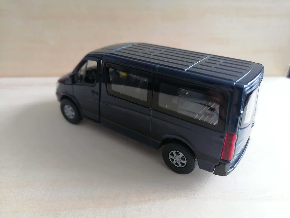 Мерцедес Спринтер в мащаб 1:34